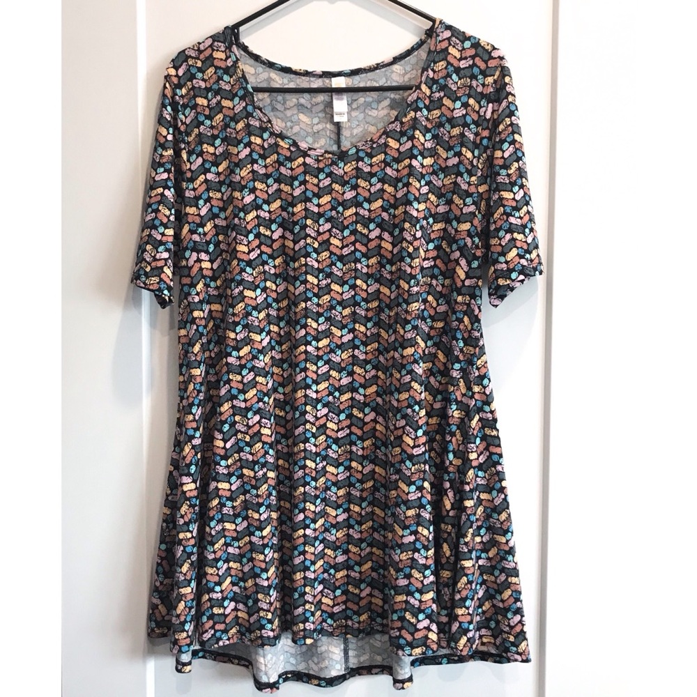 LuLaRoe Perfect T Short Sleeve Shirt Geo Pattern M